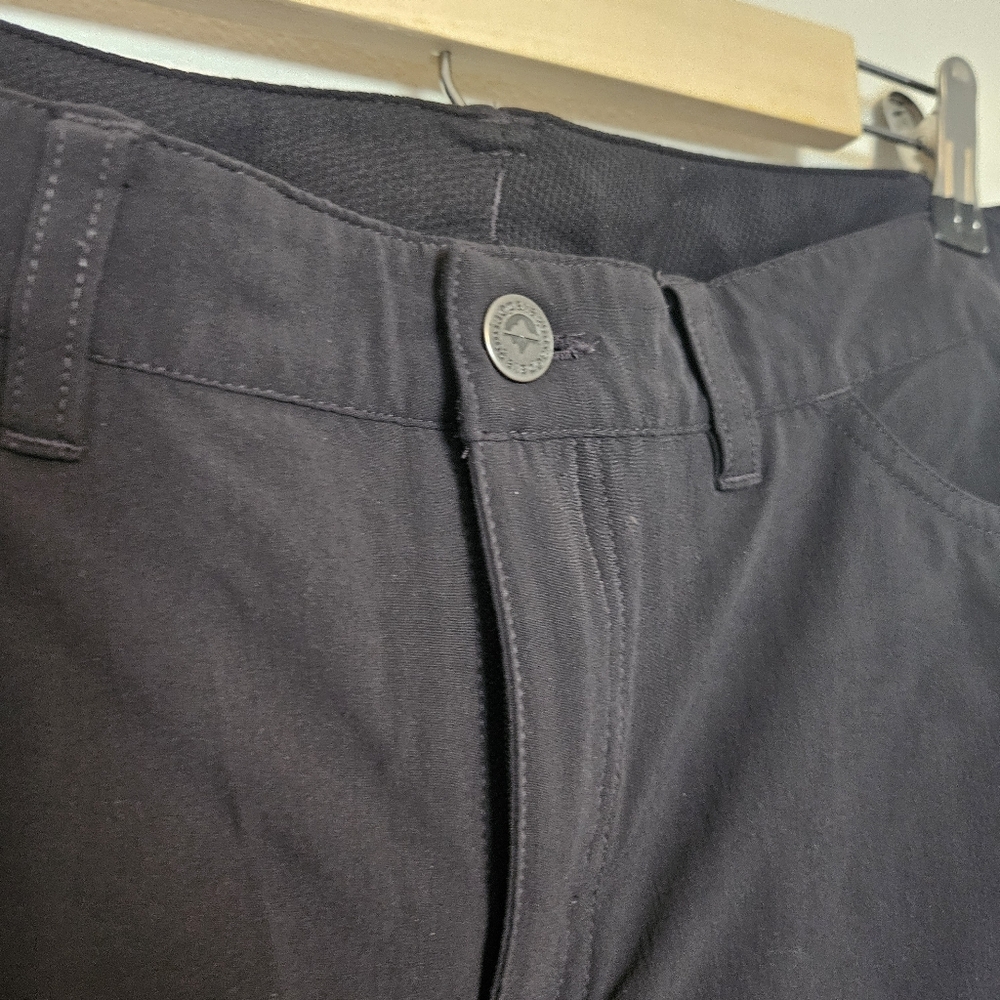 Patagonia Women's Black Bermuda Shorts Size 12 - Picture 3 of 9